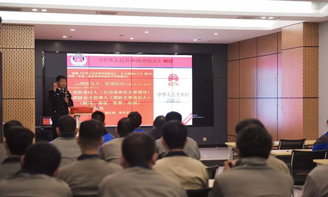 ���u���������b�����޹�˾�M�����������ݾ�