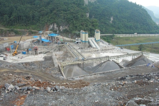 �������a���F��